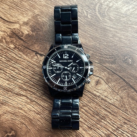Michael Kors large watch - Picture 1 of 7